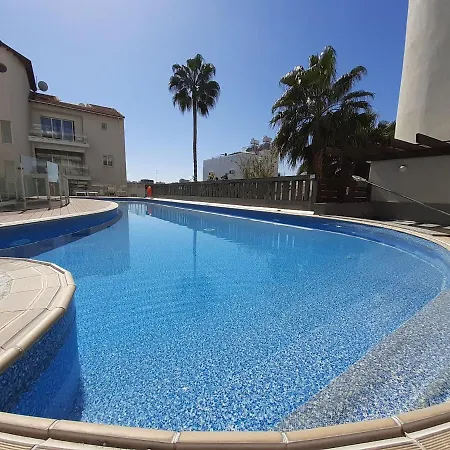 City Flats 2 Bedroom Apartment *